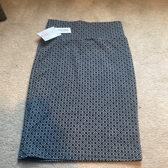 LuLaRoe Cassie Skirt Small - Picture 4 of 4